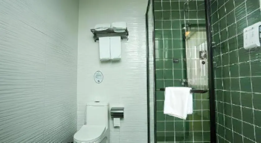 GreenTree Inn Express Xuzhou Pizhou Tiefu Town Bus station.