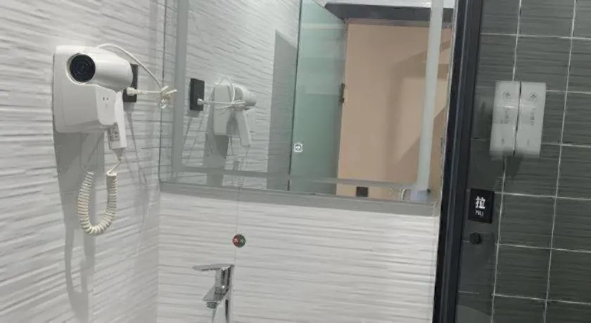 GreenTree Inn Express Xuzhou Pizhou Tiefu Town Bus station.