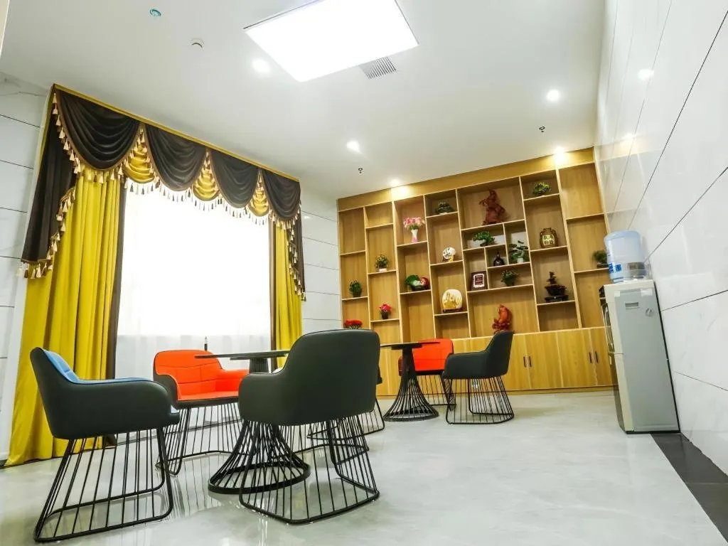 GreenTree Inn Express Xuzhou Pizhou Tiefu Town Bus station.