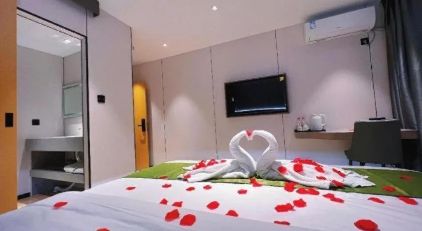 Bed in GreenTree Inn Express Guangxi Nanning Mingyang Avenue Nanning Airport