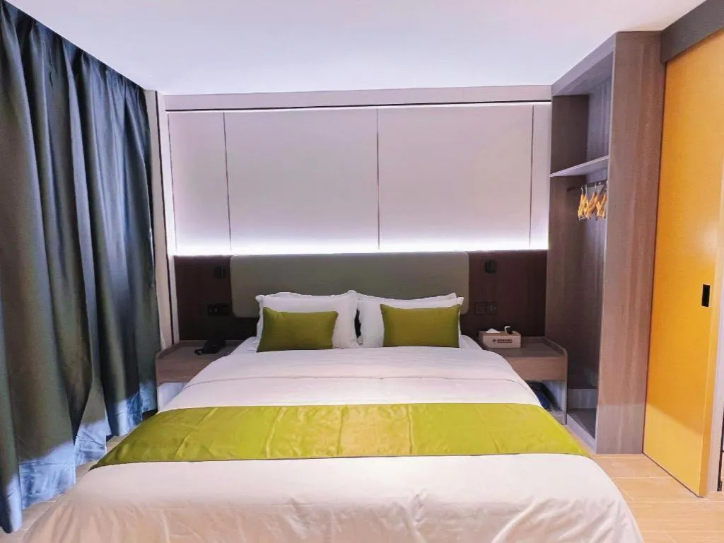 Bed in GreenTree Inn Express Guangxi Nanning Mingyang Avenue Nanning Airport