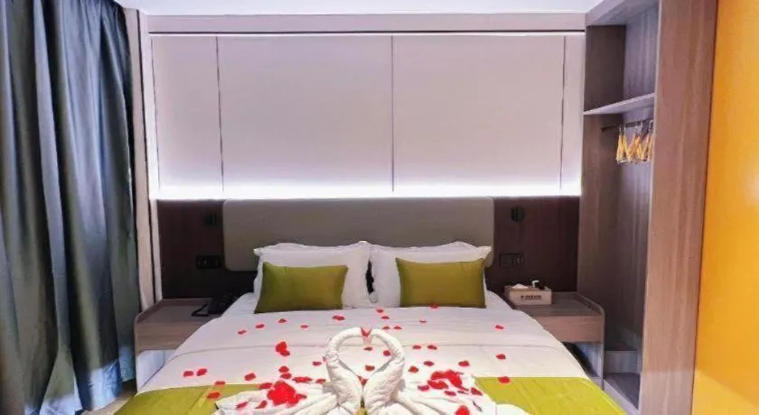 Bed in GreenTree Inn Express Guangxi Nanning Mingyang Avenue Nanning Airport