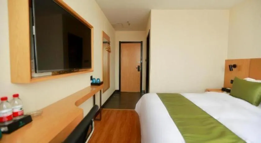 Bed in GreenTree Inn Express Guangxi Nanning Mingyang Avenue Nanning Airport