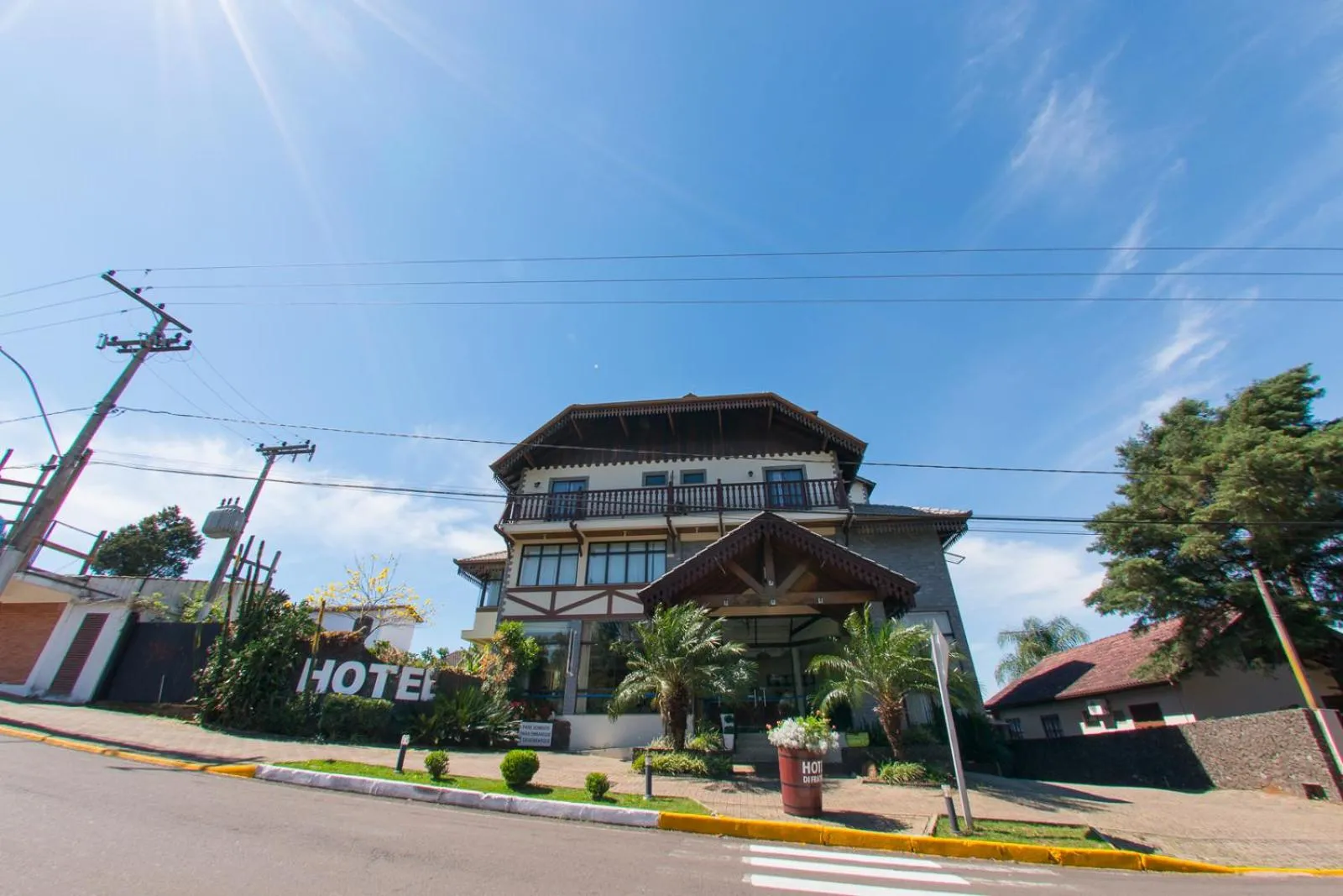 Property building in Hotel di Fratelli