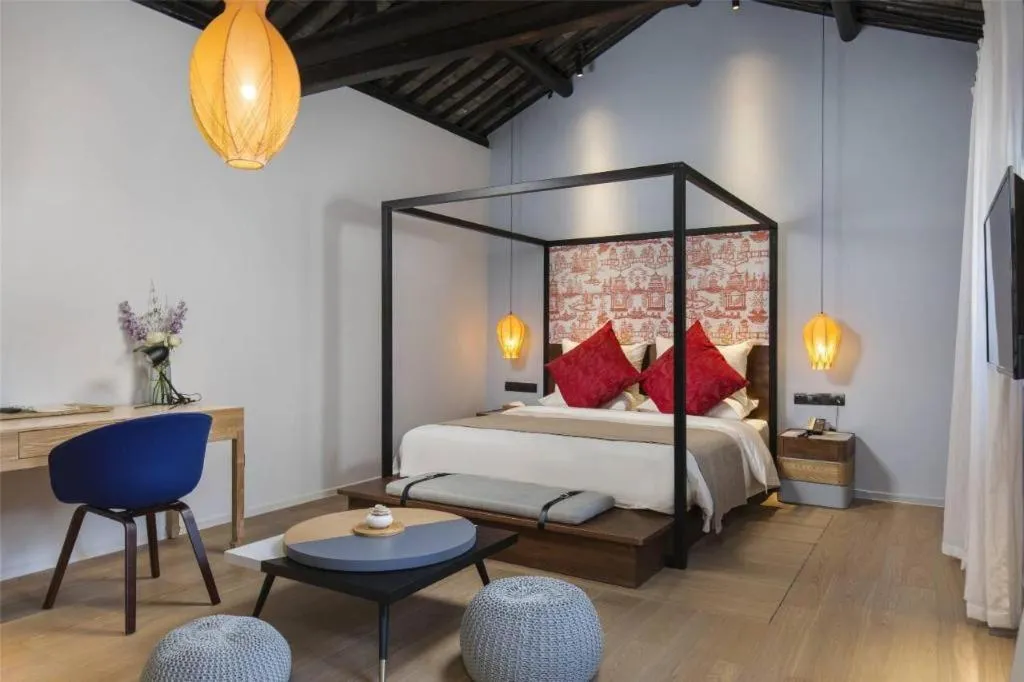 Bed in Blossom House Nanxun Qiushu Lane