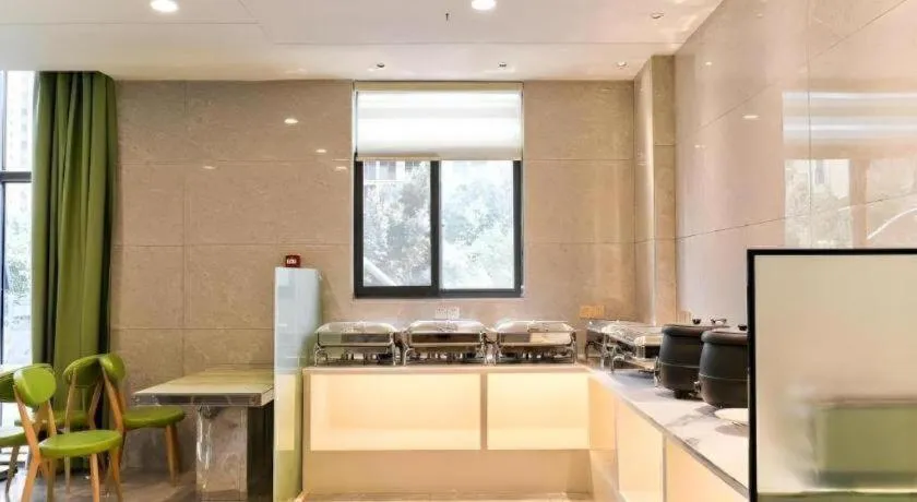 Vatica Hotel Hefei Yaohai Longgang Subway Station