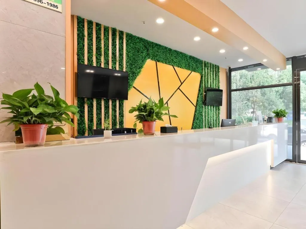 Vatica Hotel Hefei Yaohai Longgang Subway Station