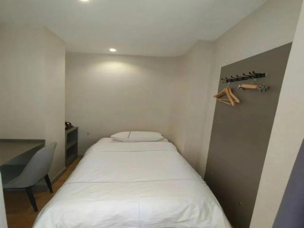 Bed in GreenTree Inn Shenyang Huanggu District Union Building