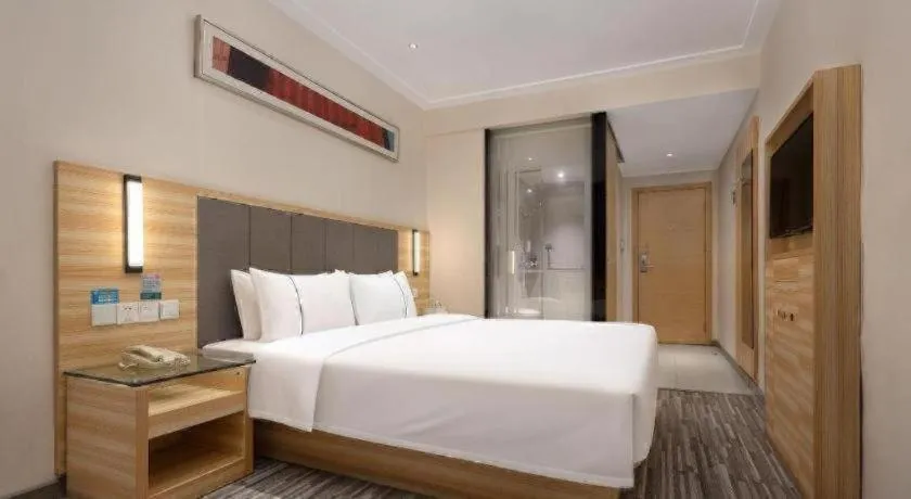 Bed in City Comfort Inn Changsha Window of the World Zhongmao City