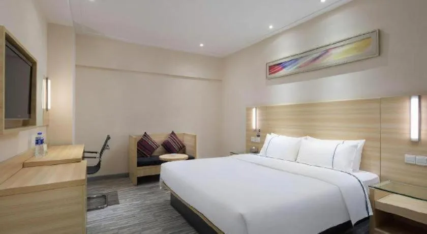 Bed in City Comfort Inn Changsha Window of the World Zhongmao City