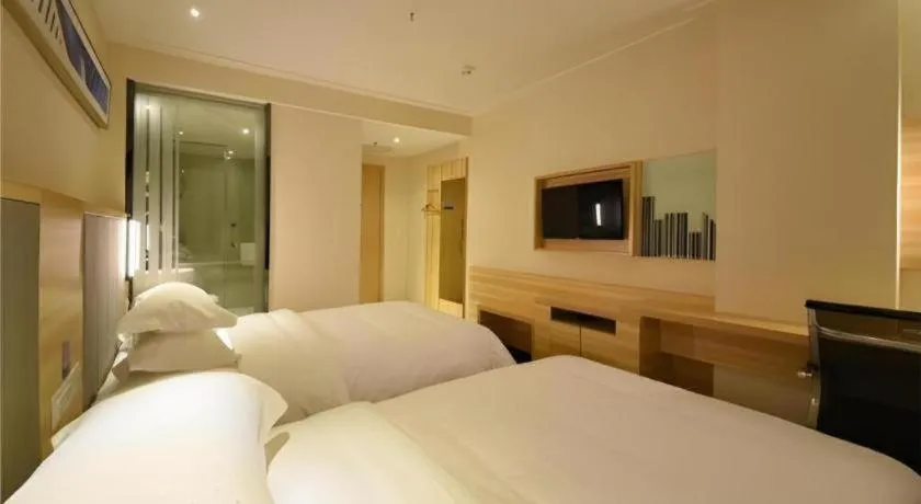 Bed in City Comfort Inn Changsha Window of the World Zhongmao City