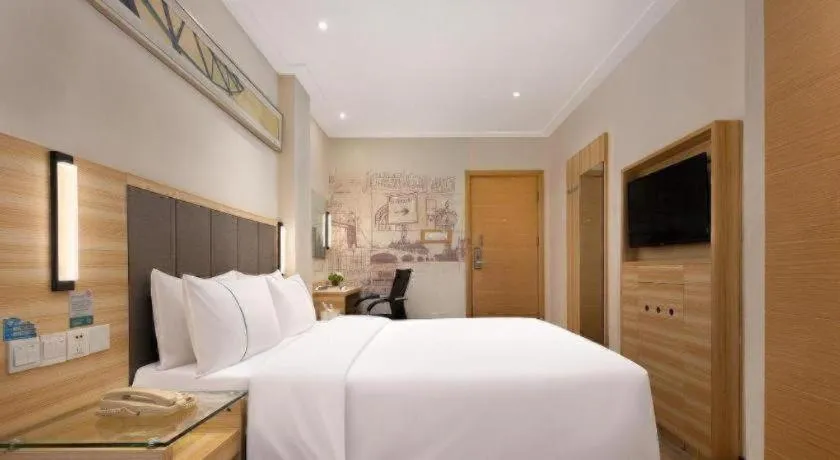 Bed in City Comfort Inn Changsha Window of the World Zhongmao City