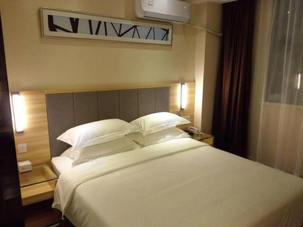 Bed in City Comfort Inn Changsha Window of the World Zhongmao City