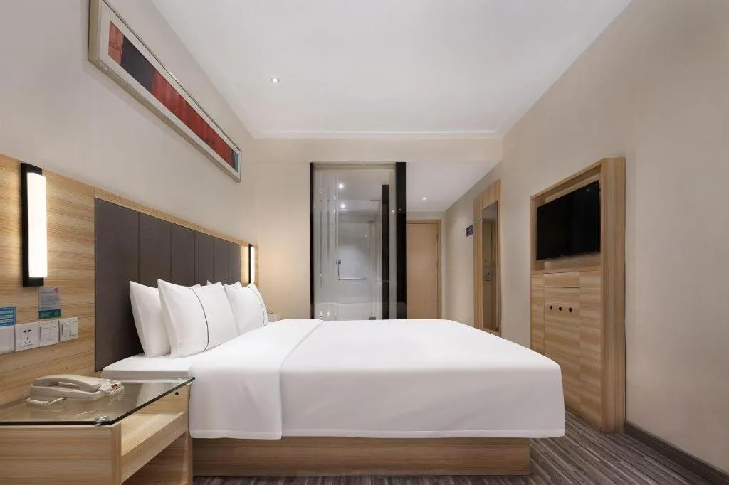 Bed in City Comfort Inn Changsha Window of the World Zhongmao City