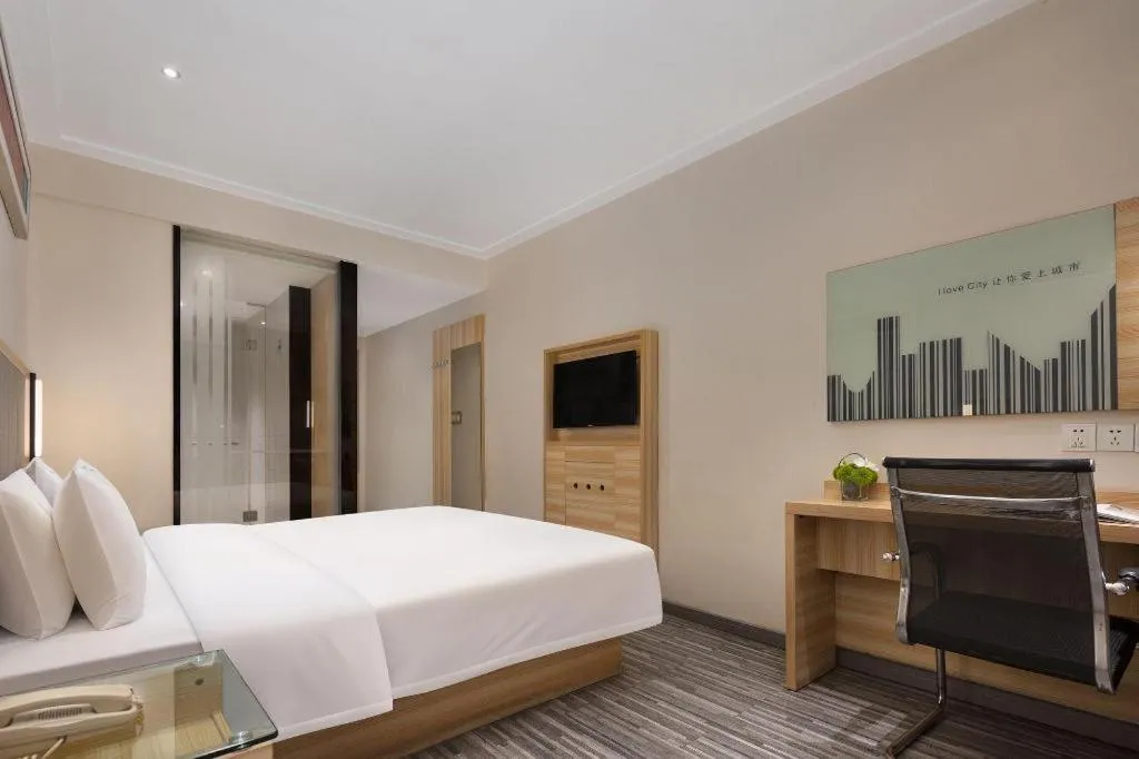 Bed in City Comfort Inn Changsha Window of the World Zhongmao City