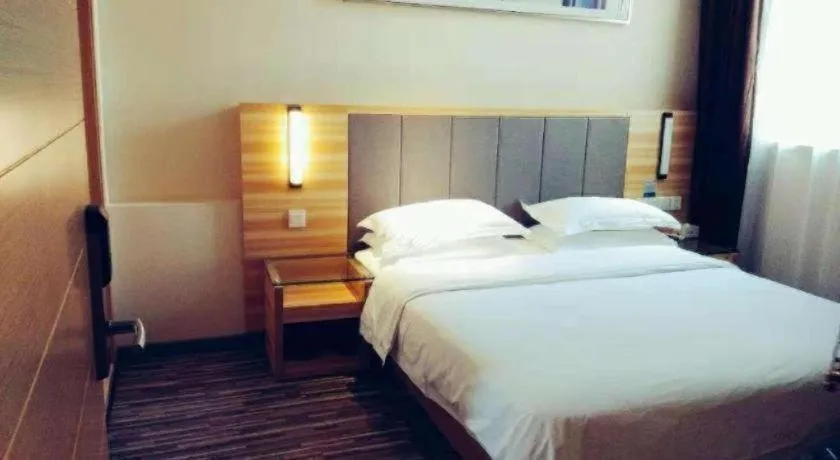 Bed in City Comfort Inn Changsha Window of the World Zhongmao City