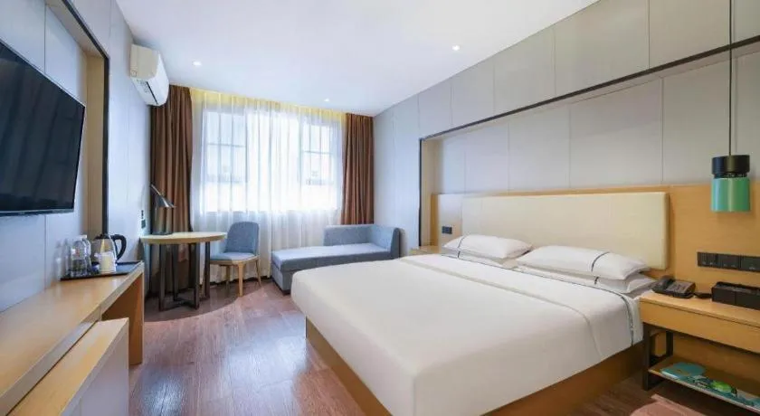 Bed in City Comfort Inn Guangzhou Shixi Metro Station Pazhou Exhibition