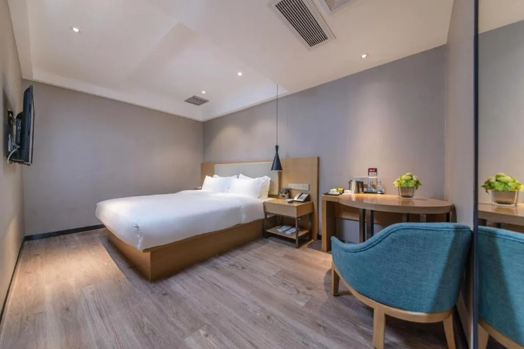 Bed in City Comfort Inn Guangzhou Shixi Metro Station Pazhou Exhibition