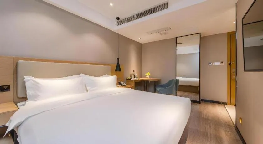 Bed in City Comfort Inn Guangzhou Shixi Metro Station Pazhou Exhibition