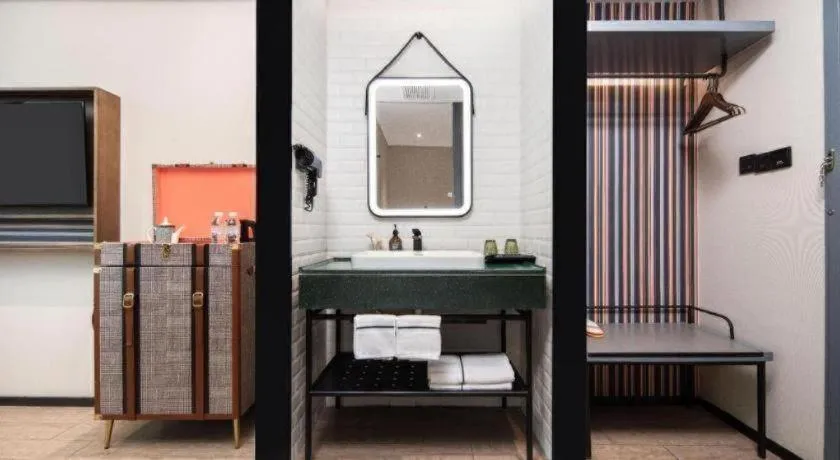 City Comfort Premier Hotel Wuhan Wangjiawan Hanyang Bus Station Metro Station