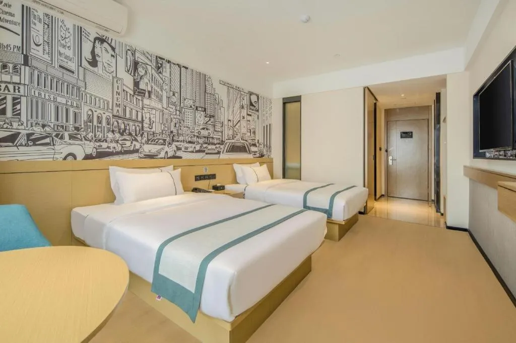 Bed in City Comfort Inn Dandong Railway Station Yalu River Scenic Area