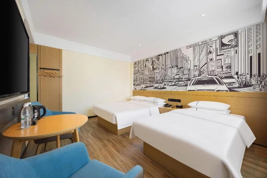 Bed in City Comfort Inn Dandong Railway Station Yalu River Scenic Area