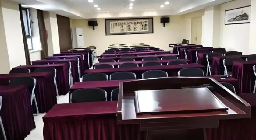 City Comfort Inn Dandong Railway Station Yalu River Scenic Area