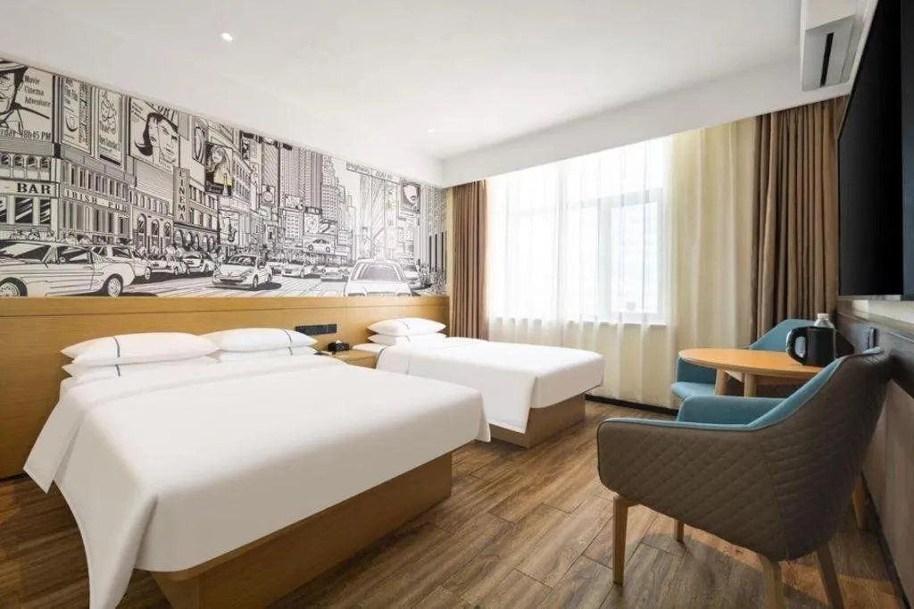 Bed in City Comfort Inn Dandong Railway Station Yalu River Scenic Area