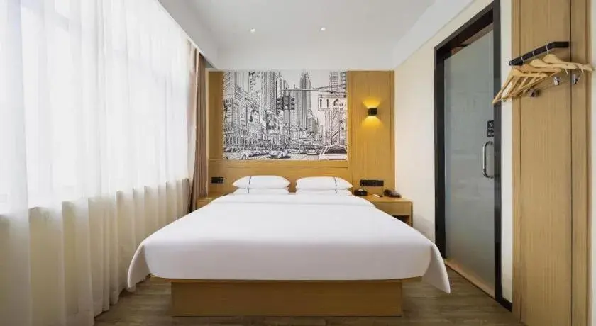 Bed in City Comfort Inn Dandong Railway Station Yalu River Scenic Area Bed in City Comfort Inn Dandong Railway Station Yalu River Scenic Area