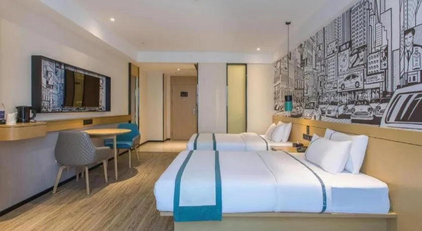 Bed in City Comfort Inn Dandong Railway Station Yalu River Scenic Area