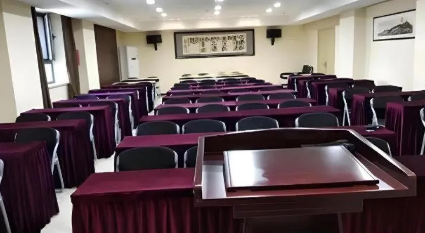 City Comfort Inn Dandong Railway Station Yalu River Scenic Area