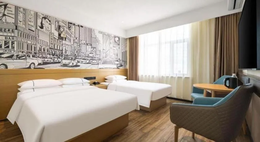 Bed in City Comfort Inn Dandong Railway Station Yalu River Scenic Area