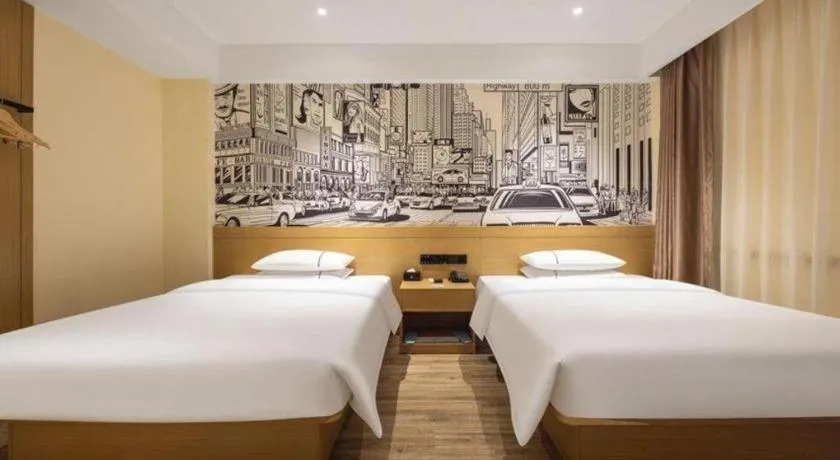 Bed in City Comfort Inn Dandong Railway Station Yalu River Scenic Area