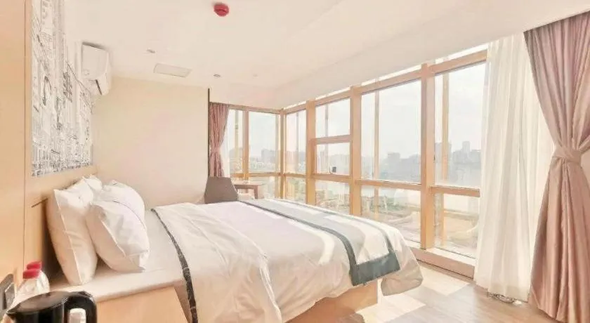 Bed in City Comfort Inn Nanning Exhibition Center Hangyang City Metro Station