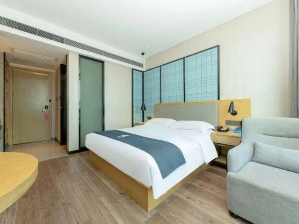 Bed in Echarm Hotel Changsha Yuelu Mountain West Bus Station Metro Station