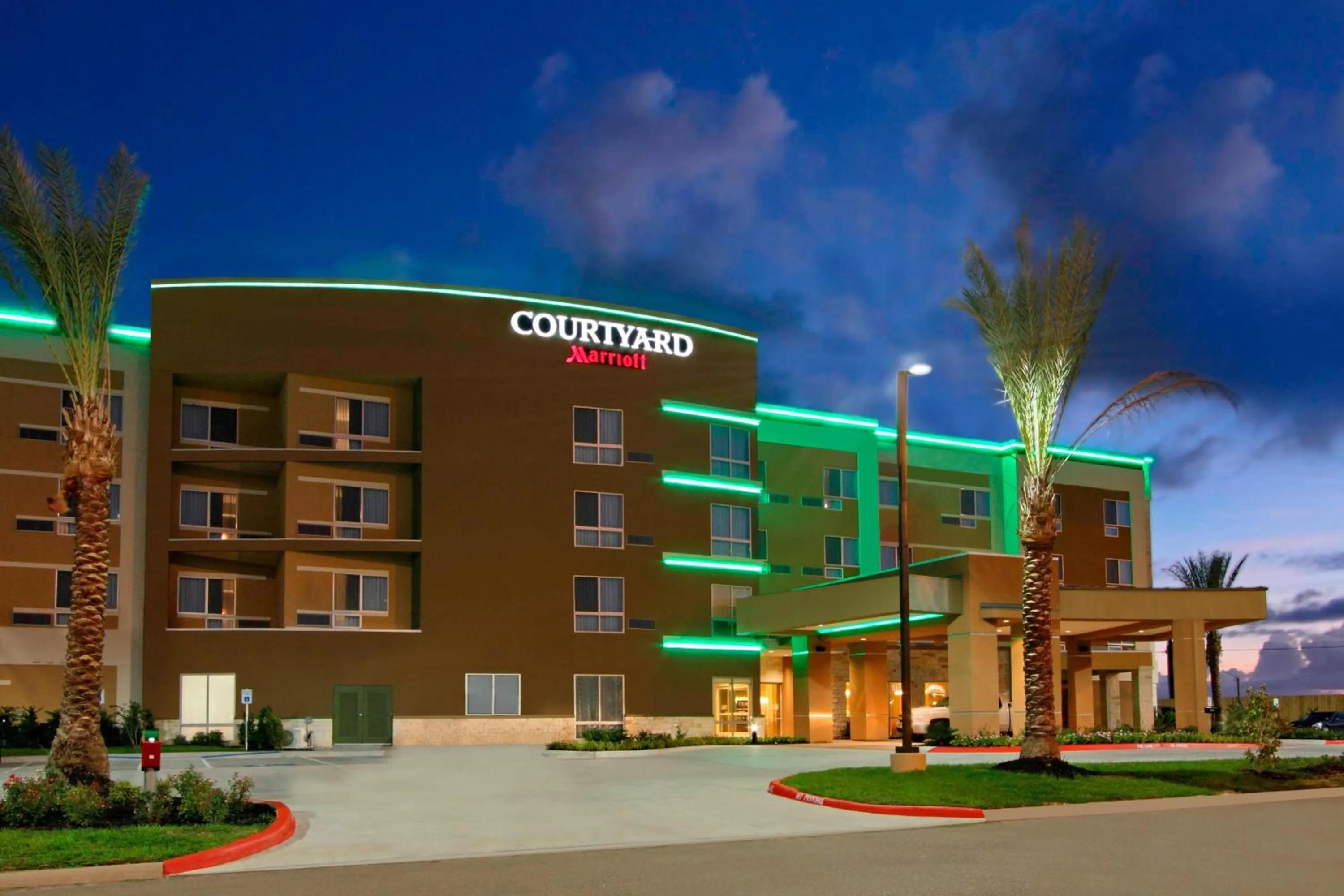 Property building in Courtyard by Marriott Victoria