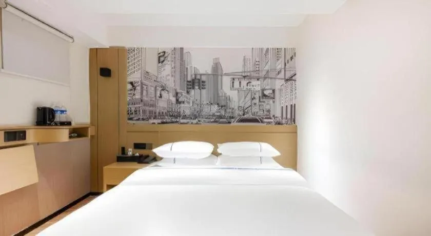 Bed in City Comfort Inn Guangzhou Sun Yat-sen Memorial Hospital Yide Road Metro Station