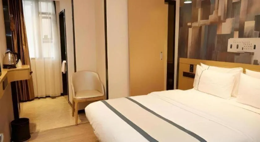 Bed in City Comfort Inn Guangzhou Sun Yat-sen Memorial Hospital Yide Road Metro Station