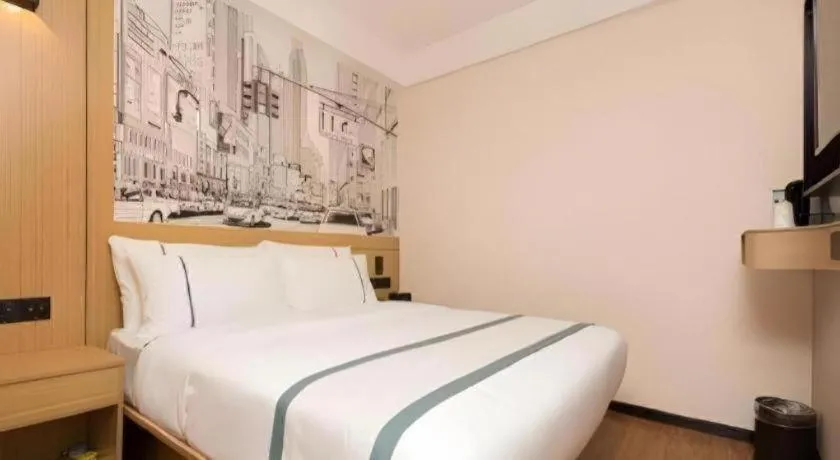 Bed in City Comfort Inn Guangzhou Sun Yat-sen Memorial Hospital Yide Road Metro Station