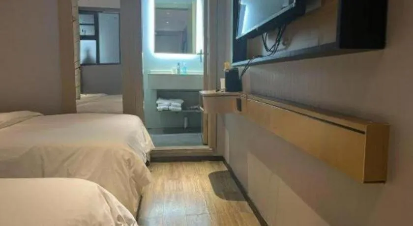 Bed in City Comfort Inn Guangzhou Sun Yat-sen Memorial Hospital Yide Road Metro Station