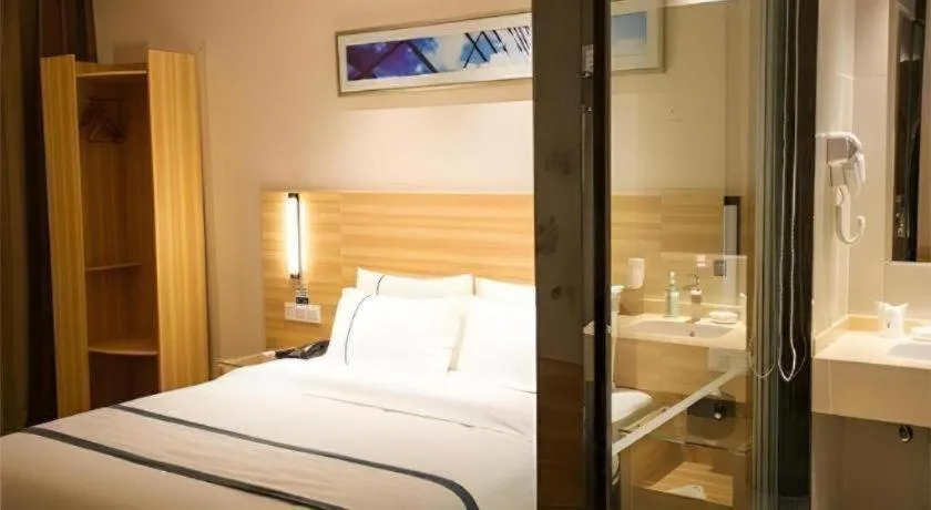 Bed in City Comfort Inn Qichun Experimental Middle School