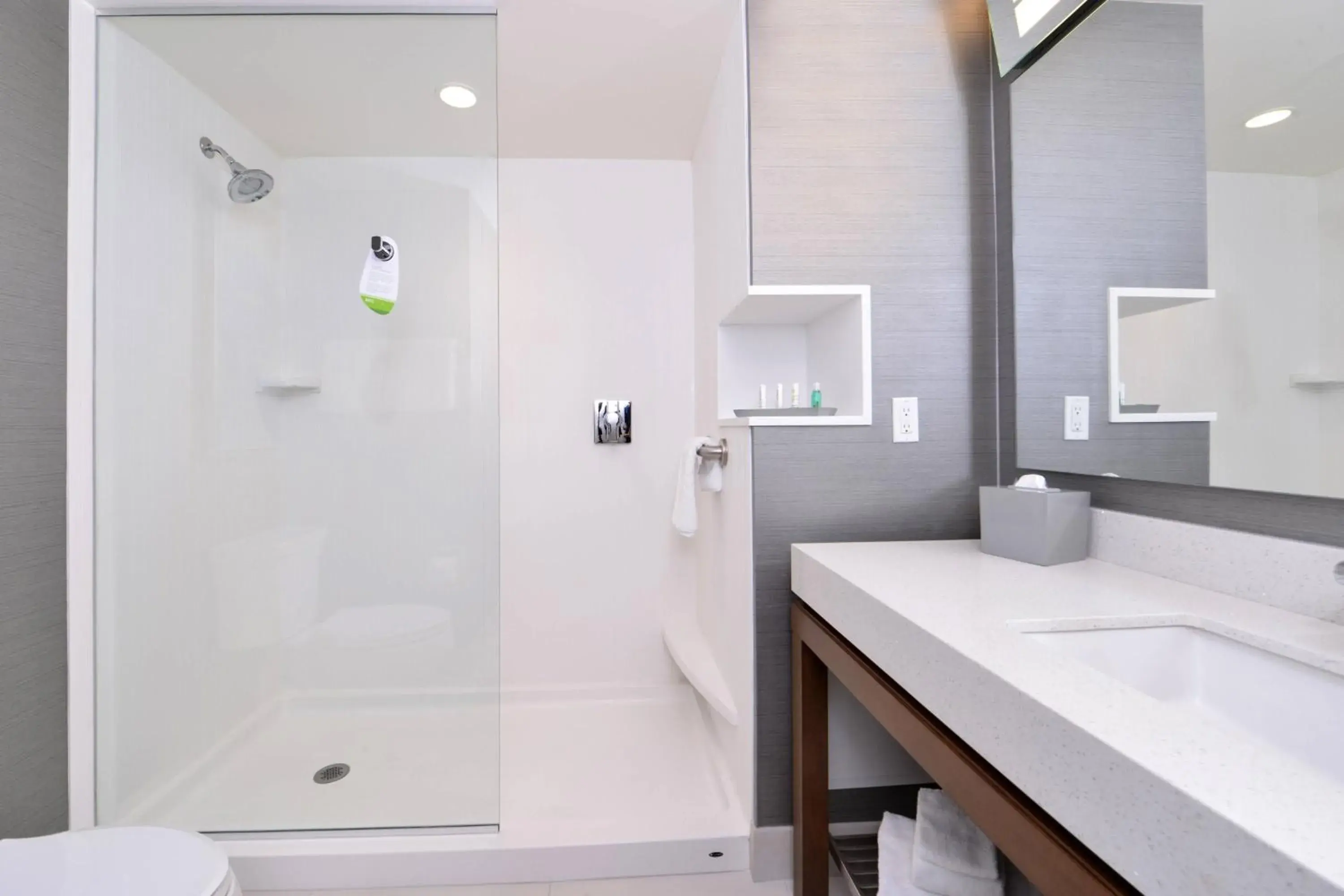 Deluxe King Room with Sofa Bed in Courtyard by Marriott Saskatoon Airport Deluxe King Room with Sofa Bed in Courtyard by Marriott Saskatoon Airport