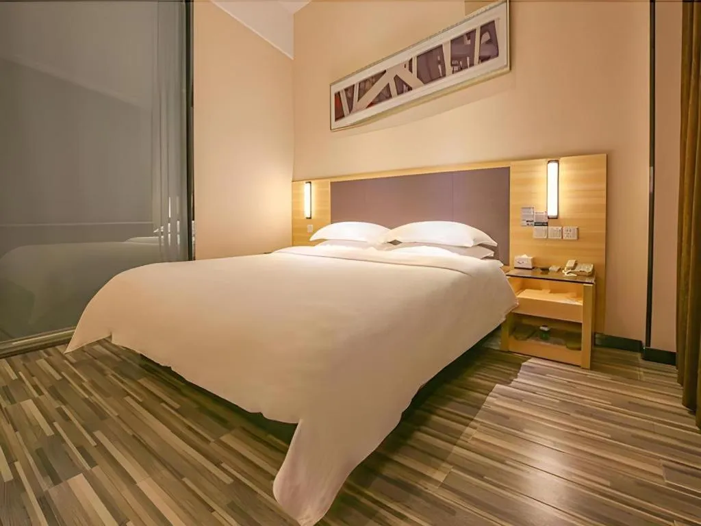 Bed in City Comfort Inn Yangjiang Yangxi Renmin Road Triumph Plaza