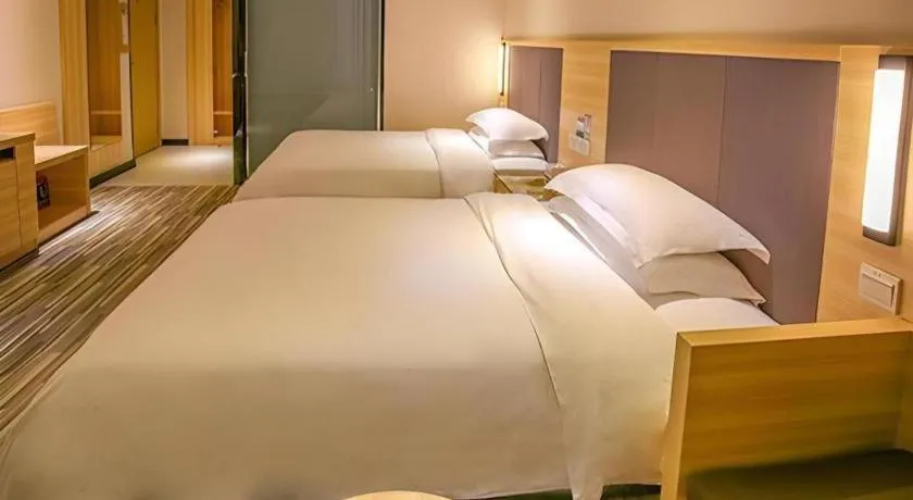 Bed in City Comfort Inn Yangjiang Yangxi Renmin Road Triumph Plaza