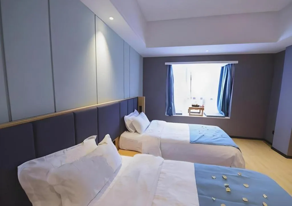 Bed in Immersing Hotels & Resort Yunzhu Meiyuan Wuyishan Impression Dahongpao