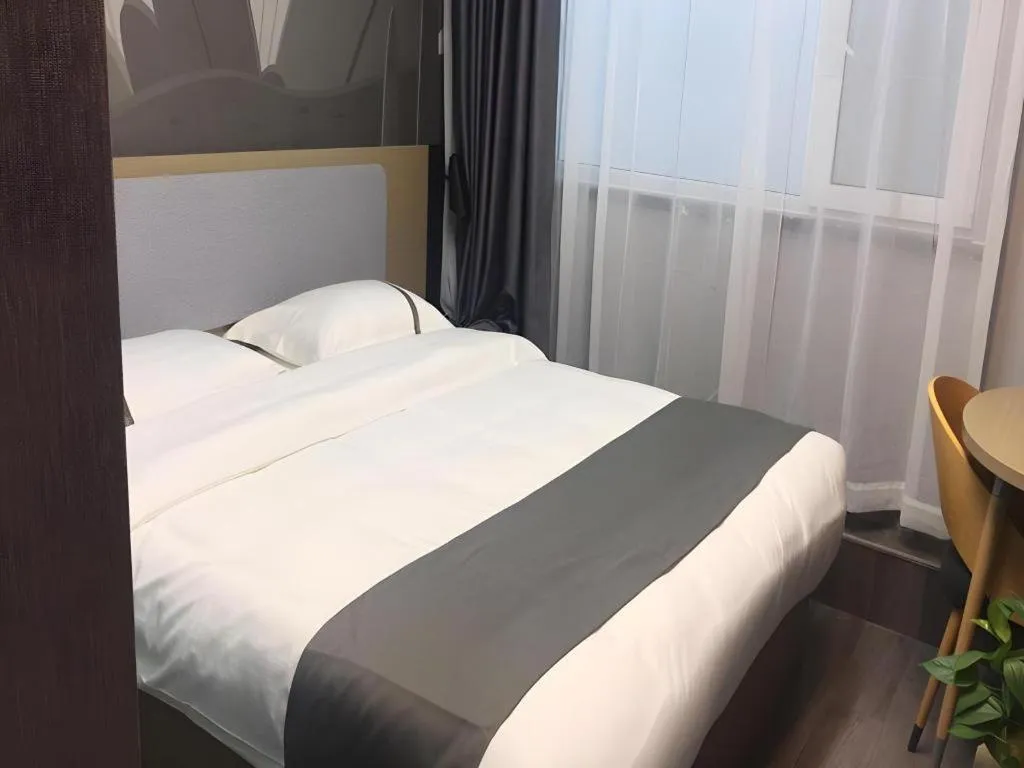 Bed in Thank Inn Hotel Hebei Chengde Fengning Coach Terminal