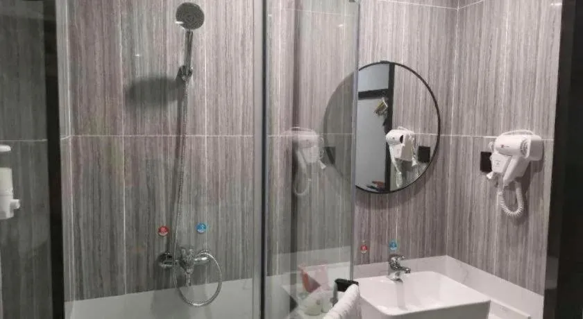 Thank Inn Hotel Anqing Guangcai Big Market Passenger Center