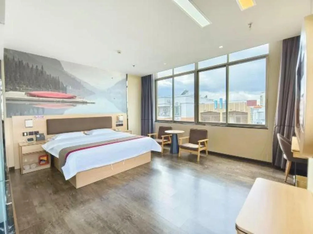 Bed in Thank Inn Plus Hotel Guangdong Yunfu Luoding City Municipal