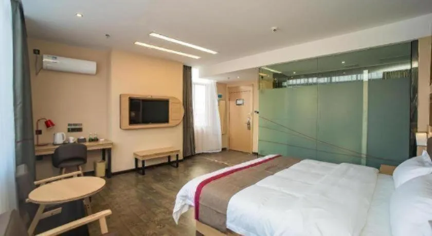 Bed in Thank Inn Plus Hotel Guangdong Yunfu Luoding City Municipal