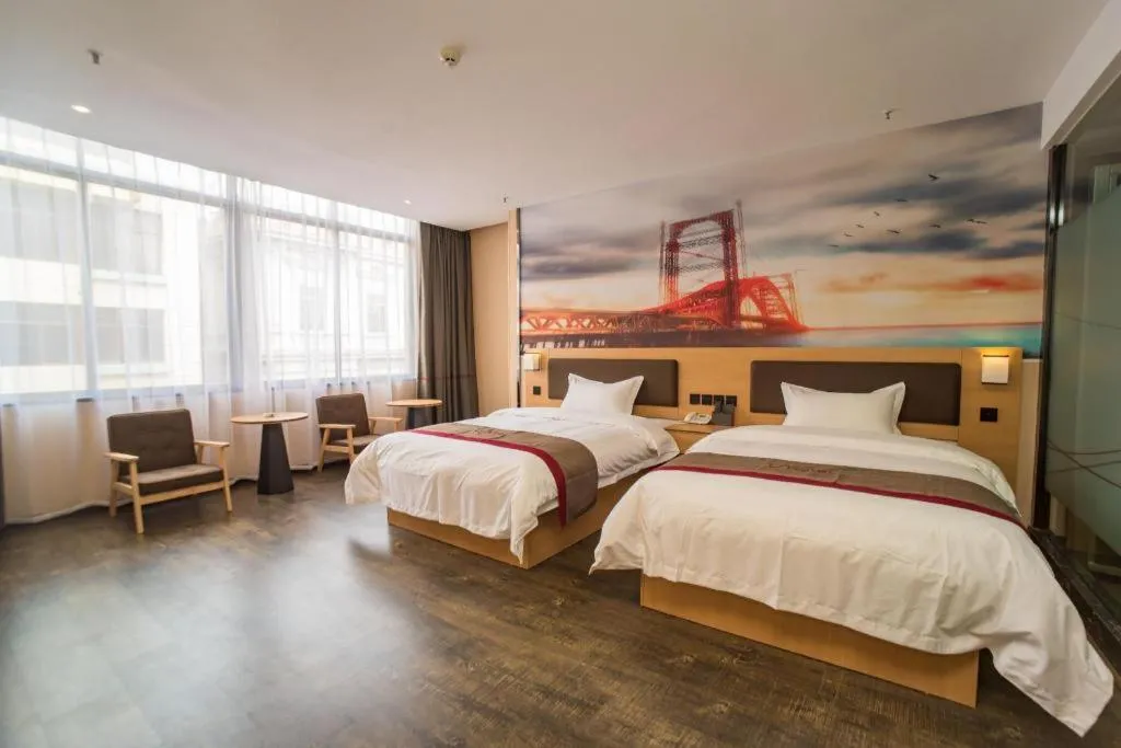 Bed in Thank Inn Plus Hotel Guangdong Yunfu Luoding City Municipal